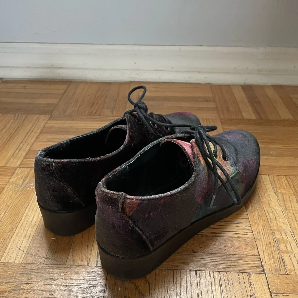 Madden Girl Suede Platform Shoes size 8M